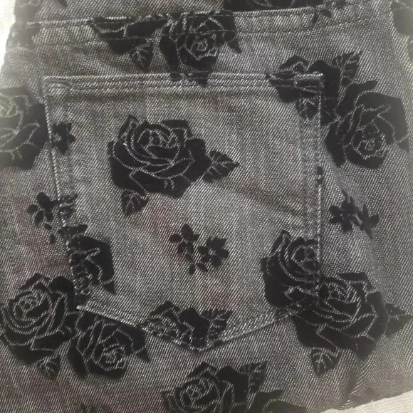 Chico's Black Jeans w/Velvet Rose Pattern - Picture 2 of 7